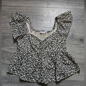 Midnight Sky Cropped Flutter Sleeve Smocked Leopard Print Top Large